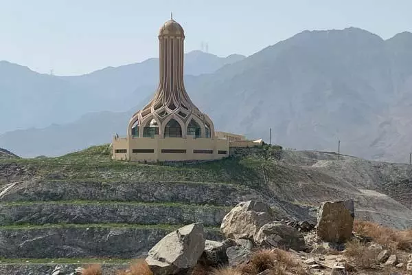 Khorfakaan resistance Monument