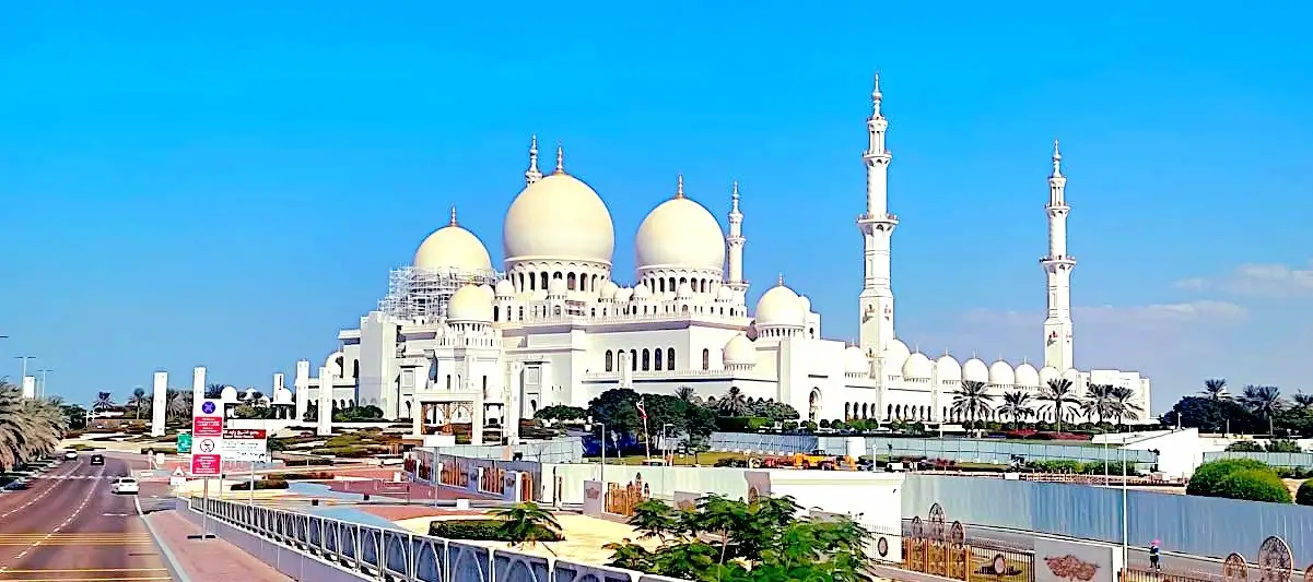 Abu Dhabi tour itinerary guide