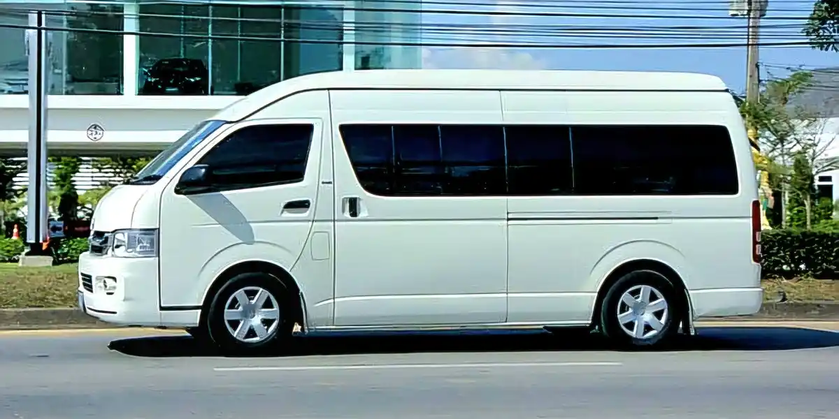 12 seater van exterior