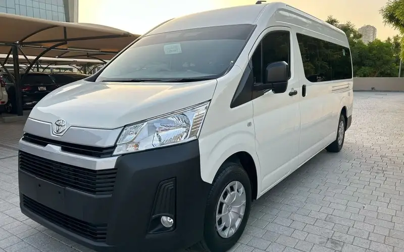 12 seater van rental Sharjah - Toyota Hiace Mercedes-Benz minivan